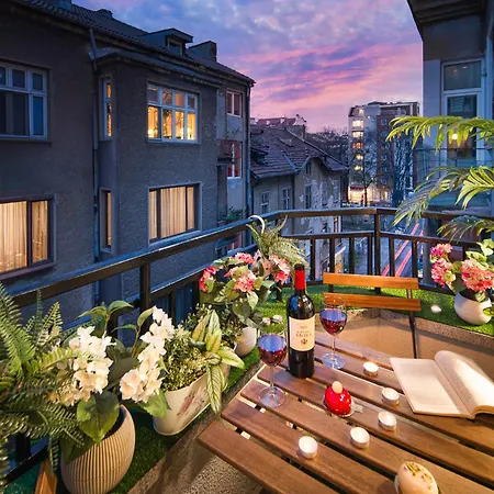 Spacious And Relaxing Sofia